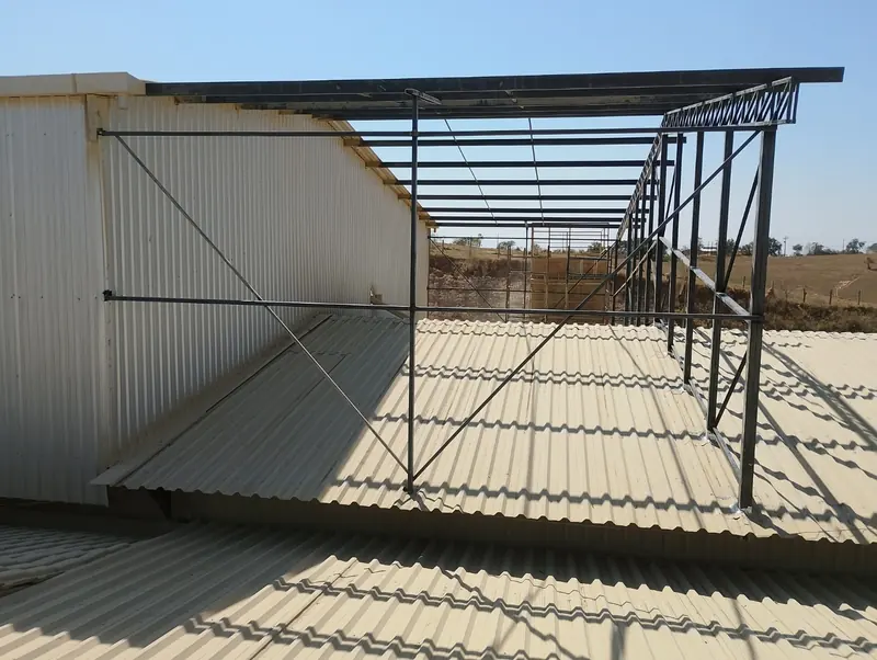 Ampliação de estrutura metálica para cobertura industrial